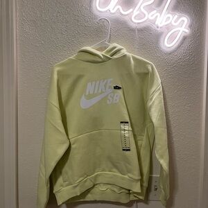 NEW WITH TAG Kids Nike hoodie.